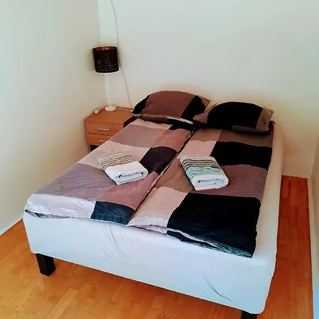 Sleep And Relax In - Near Rodbyhavn Ferry, Lalandia And Femern Tunnel Project Panzió